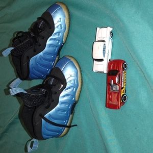 Nikes Size 7c Kids Used but still good Tennis Sneakers Basketball shoes